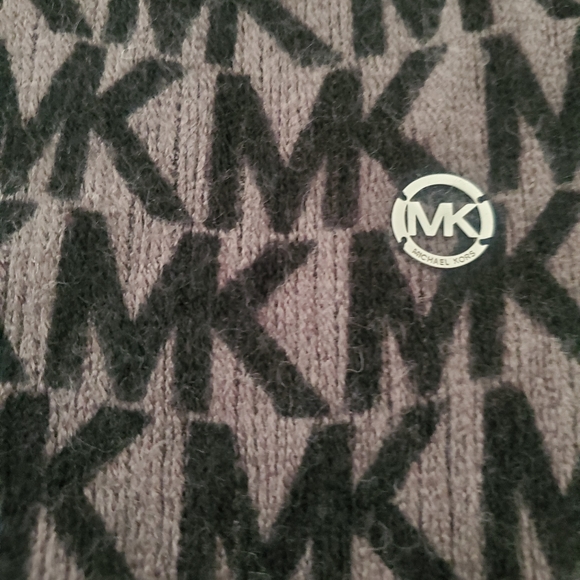 Michael kors infinity scarf - Picture 2 of 4